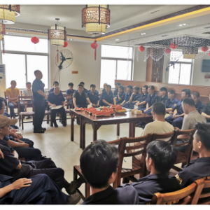 “交流面對面，溝通心連心” 縱覽集團開展生產(chǎn)基層骨干員工交流會 ... ... ... ... ...